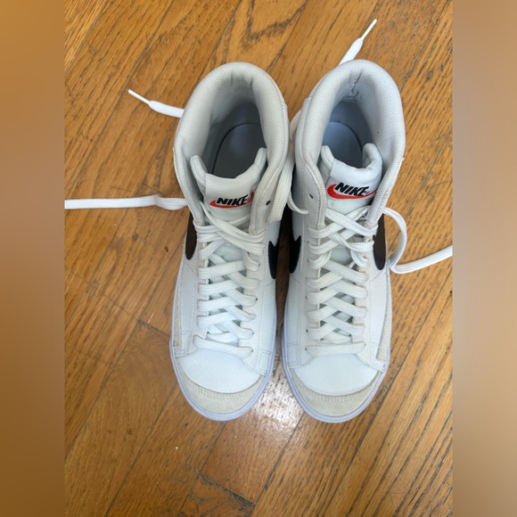 NEW .. NIKE black and white Blazer mid ‘77 hightops - Picture 2 of 9